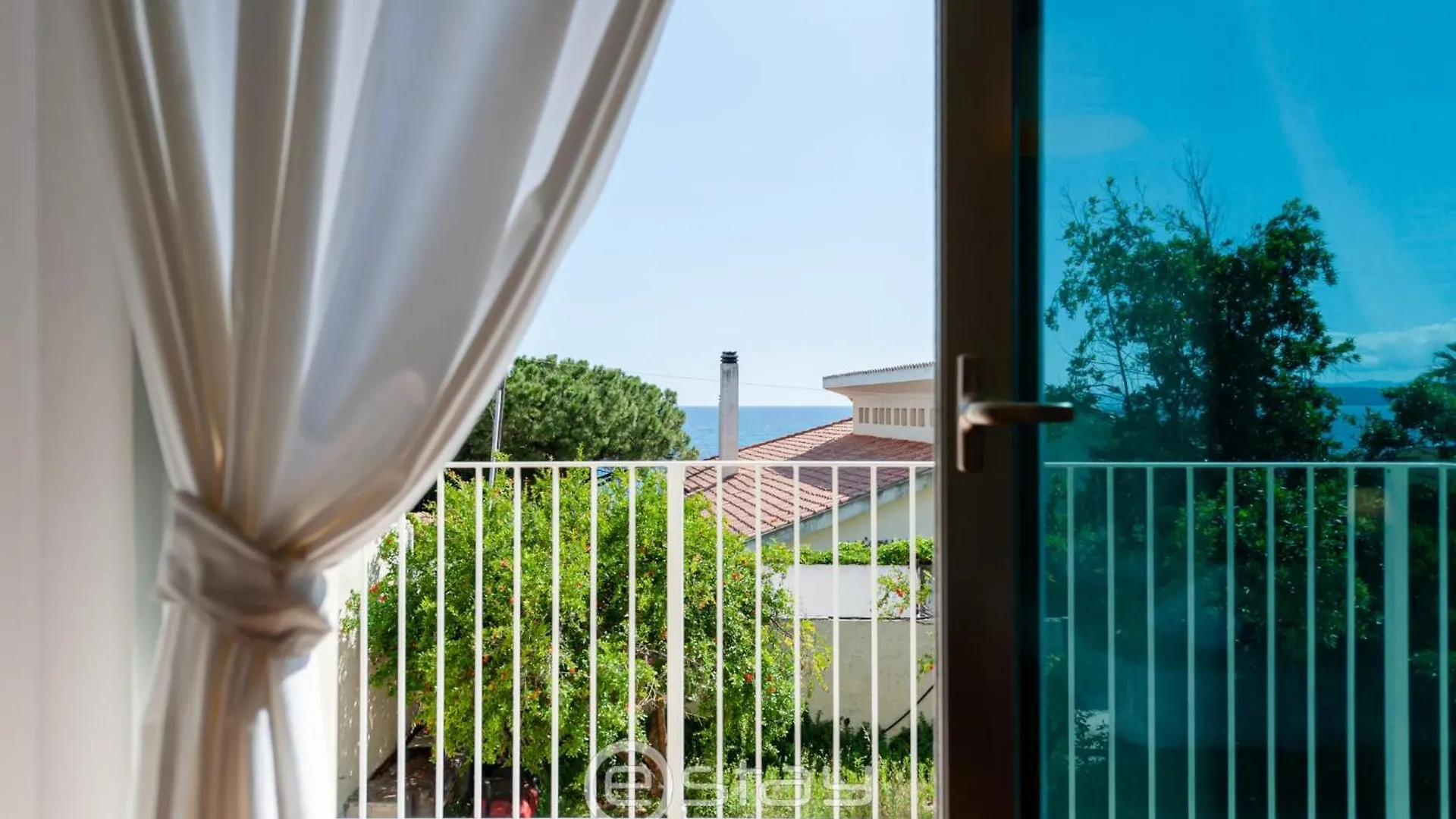 Villa Margine Rosso Su Forti